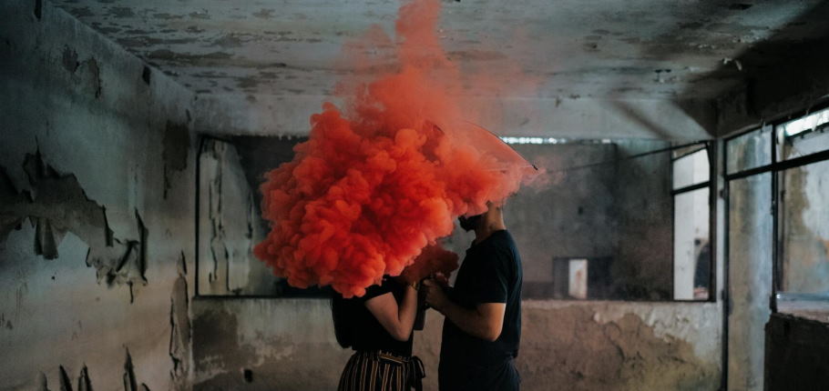 smoke bombs as props in your photos